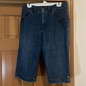 Gloria Vanderbilt size 12 capris